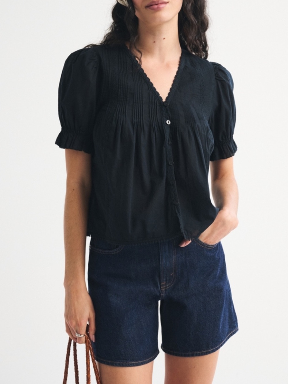 Abercrombie & Fitch Black Pintuck V-Neck Puff sleeve blouse size medium